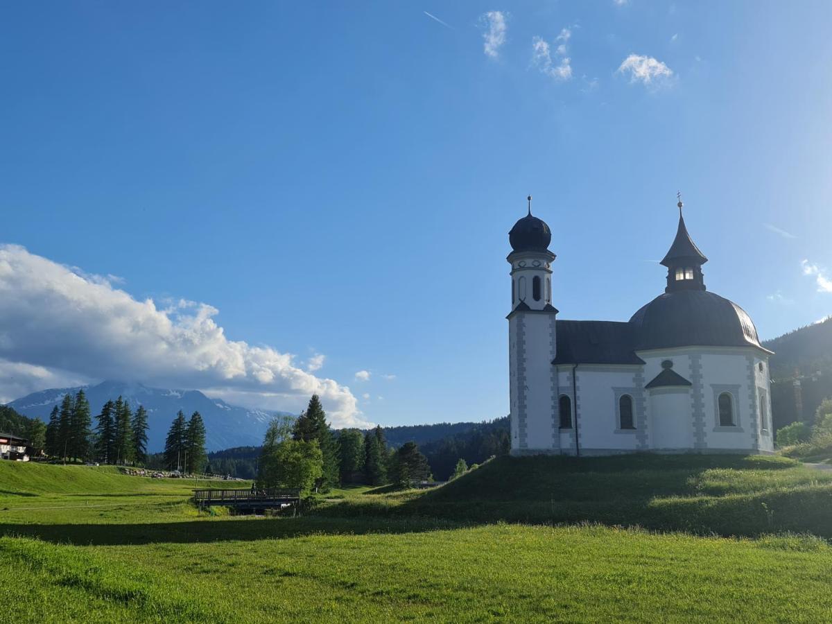 Das Kronen Hotel Seefeld in Tirol Buitenkant foto