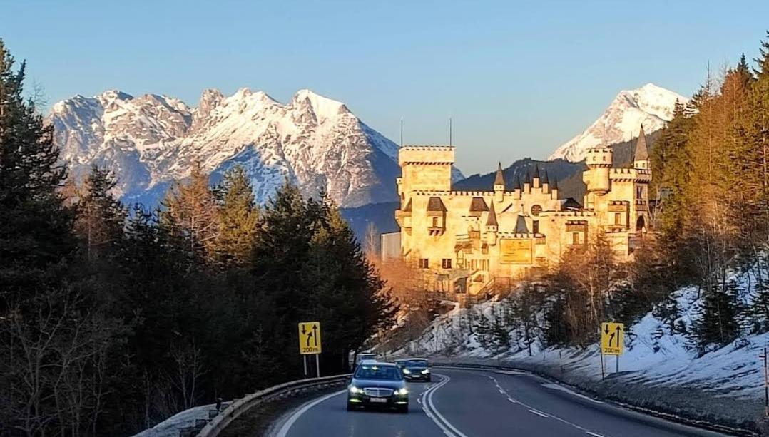 Das Kronen Hotel Seefeld in Tirol Buitenkant foto