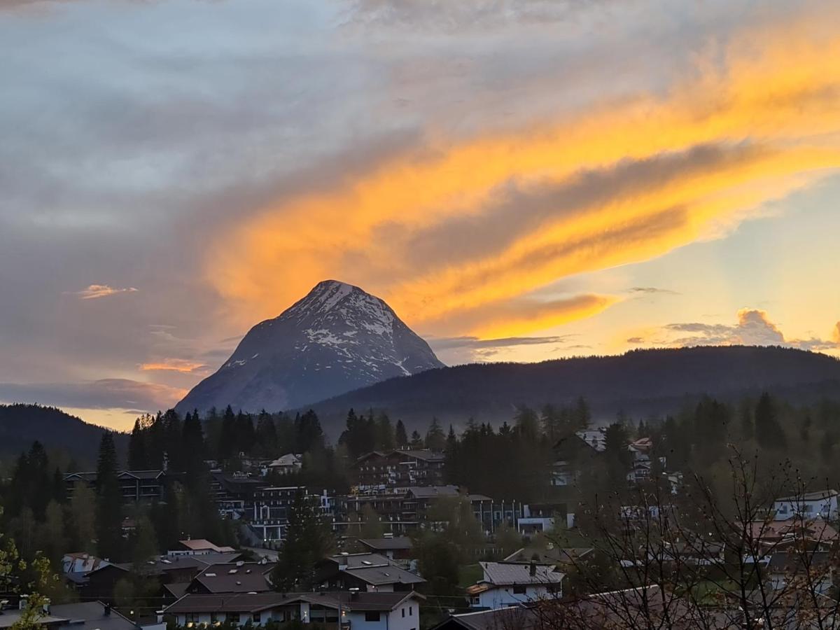 Das Kronen Hotel Seefeld in Tirol Buitenkant foto
