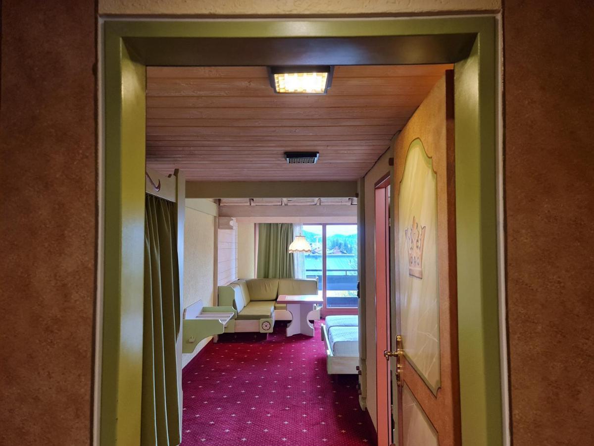 Das Kronen Hotel Seefeld in Tirol Buitenkant foto