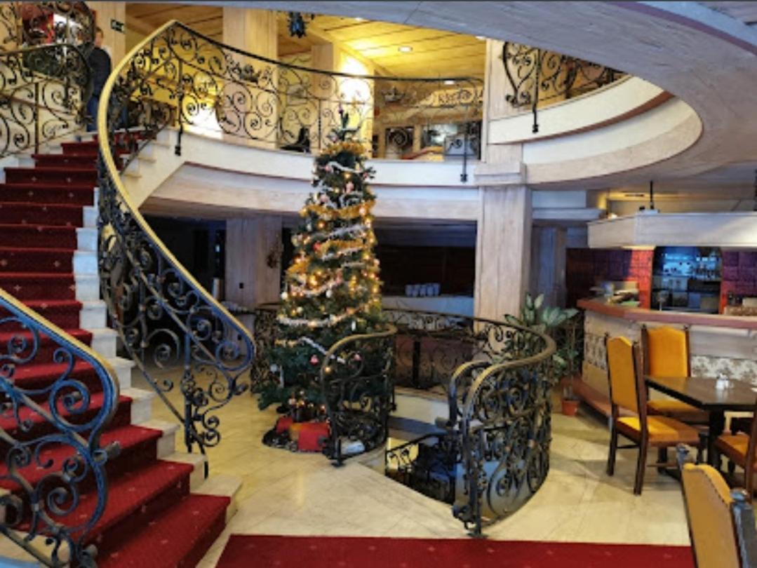 Das Kronen Hotel Seefeld in Tirol Buitenkant foto